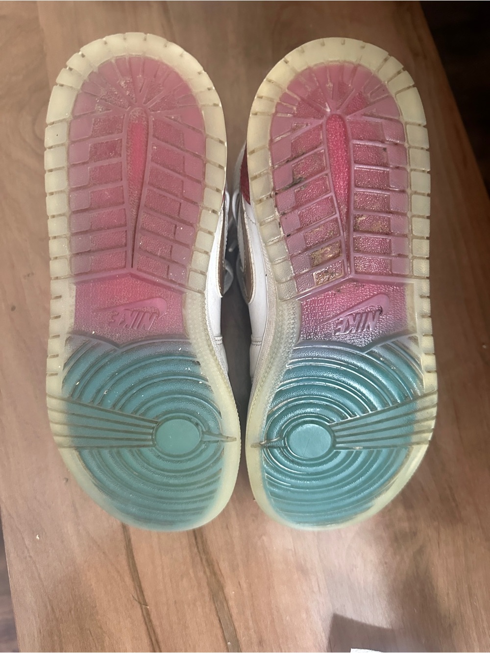 Jordan 1 Mid
Sneaker School NC to Chicago (GS) - Picture 4 of 4